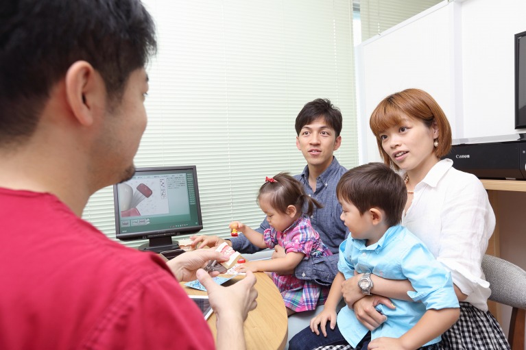 お子さまの歯科診療の重要性